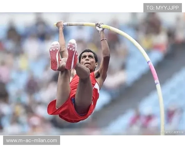 跳高运动员撞线翻转:极限挑战中的瞬间奇迹 跳高运动员撞线翻转:极限挑战中的瞬间奇迹