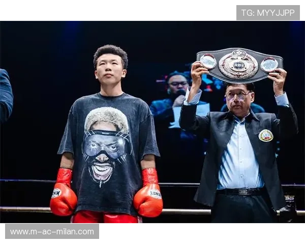 拳击选手入场跳舞太嗨，观众以为去了演唱会