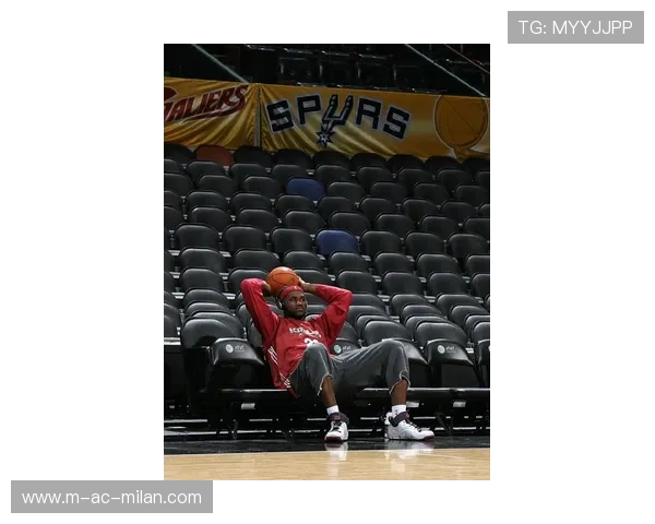 詹姆斯晒童年训练照，励志故事暖到哭