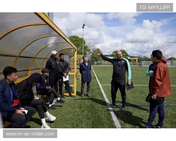 英超俱乐部校园足球合作带动青训生态完善 英超俱乐部校园足球合作带动青训生态完善